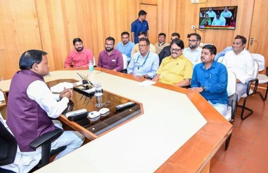 ମୁଖ୍ୟମନ୍ତ୍ରୀଙ୍କୁ ଭେଟିଲେ ସାମ୍ବାଦିକଗଣ ; ସର୍ବଜନ କଲ୍ୟାଣକାରୀ ବଜେଟ୍ ପାଇଁ ଅଭିନନ୍ଦନ ଜଣାଇଲେ