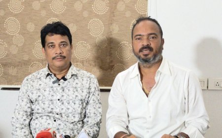 ପ୍ରଯୋଜକଙ୍କ ଦୁର୍ଗାପୂଜା ଭେଟି ; ଗୋଟିଏ ଫିଲ୍ମ ଦେଖିଲେ ଆଉ ଗୋଟେ ଫିଲ୍ମ ଟିକେଟ ଫ୍ରି