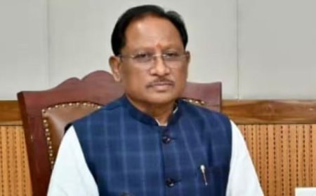 बीजापुर में 34 इनामी नक्सलियों का सरेंडर