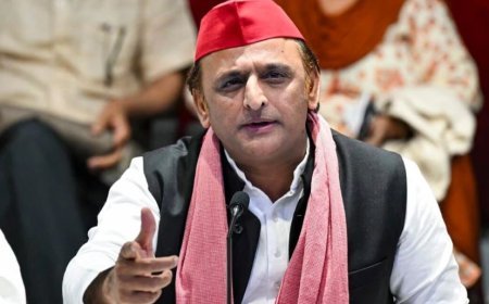 मुँह ढक लीजिए कि आप लखनऊ में हैं : अखिलेश यादव